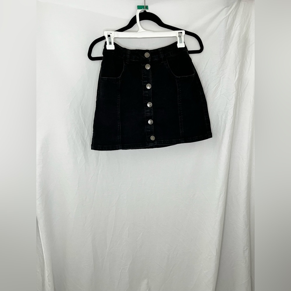 Almost famous high rise skirt. Black skirt. Size 7